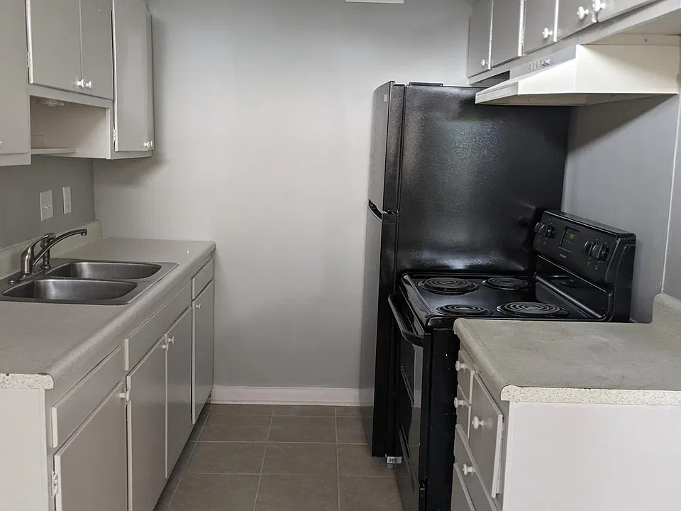 1718 W 47th St