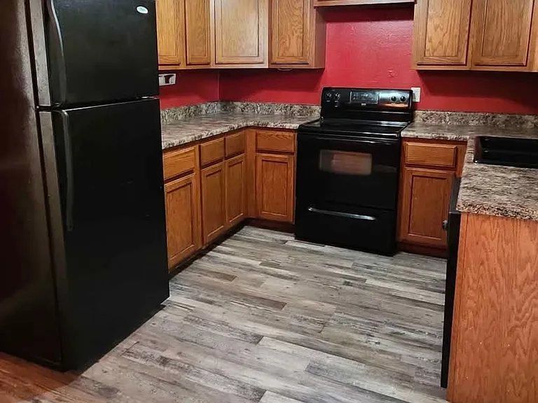 524 Warwick Dr — Photo 11