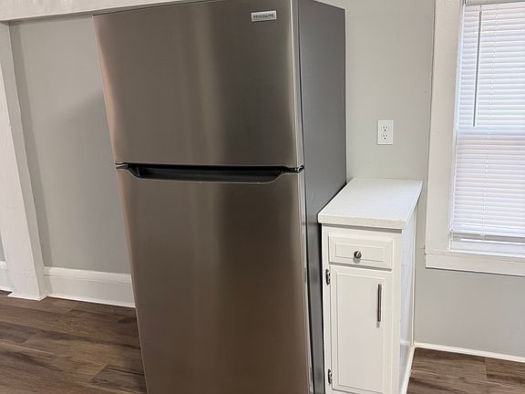 5th image of 41 N Main St APT 2