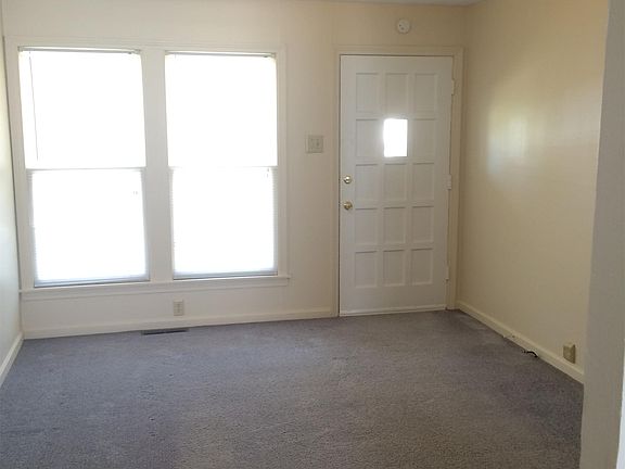 3rd image of 414 E Kirwin Ave