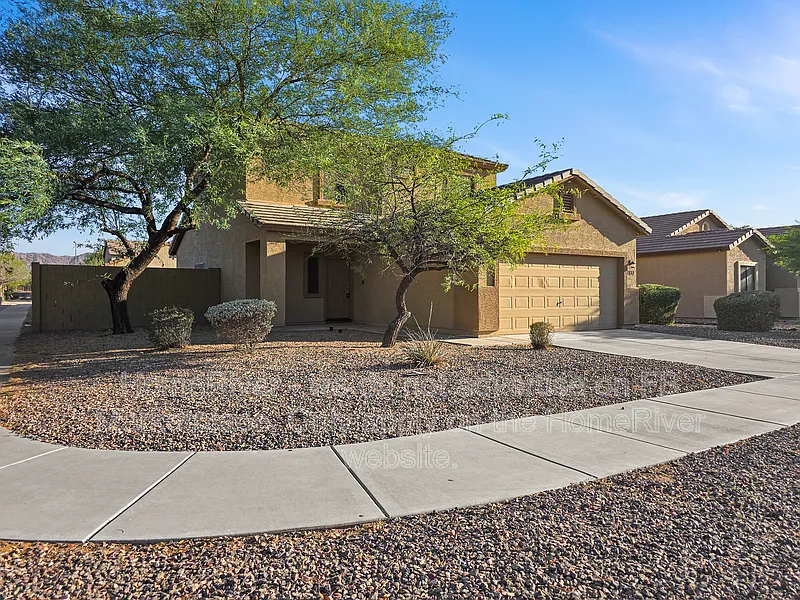 4 bed, 2.5 bath, 1820 sqft, $2,515 — Photo 2