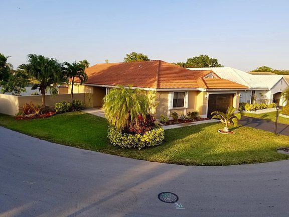 5th image of 14941 Newcastle Ln
