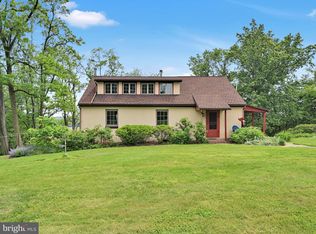 2395 Hilltop Rd, Manheim, PA 17545