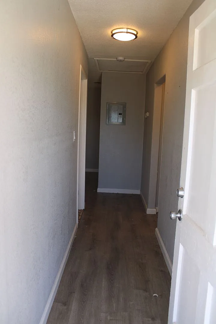 Two Bedroom Plus Bonus Room In Pittsburg Single Story Four-Plex- Optional Detached Garage Available! — Photo 3