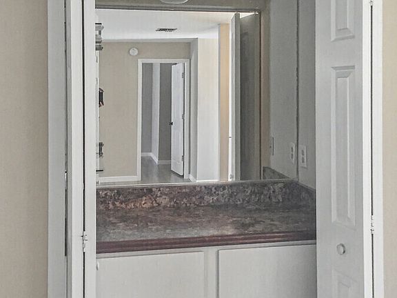4th image of 3816 Easton St