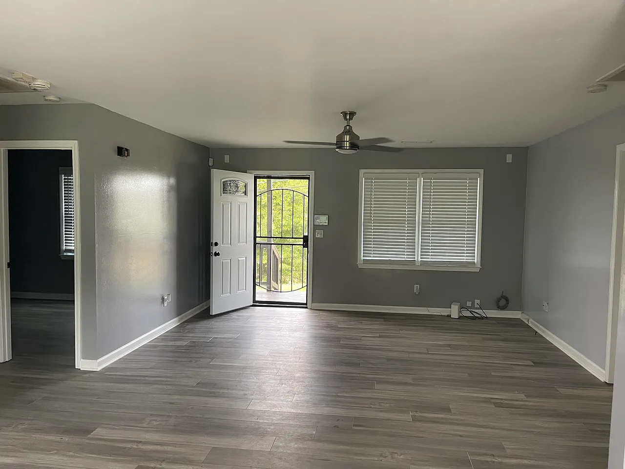 3 bed, 1050 sqft, $1,850 — Photo 2