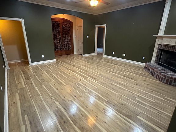 3rd image of 310 Montrose Pl