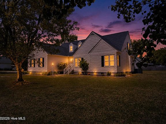 3rd image of 103 Plantation Road