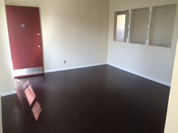 3rd image of 1530 W 20th St APT D