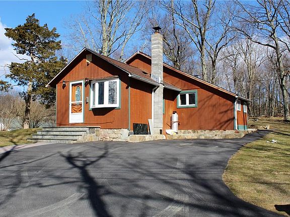 2nd image of 12 Hilltop Ct