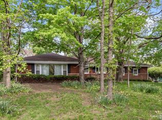 1281 Pleasantview Dr, Elgin, IL 60123