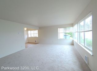 3200 NE 140th St APT 13, Seattle, WA 98125