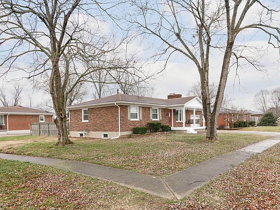 4th image of 2400 Marguerite Dr