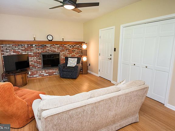 4th image of 49 Lopatcong Dr