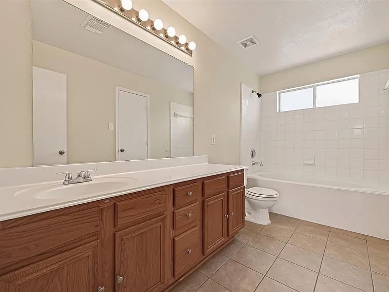 1838 Strongs Ct — Photo 25