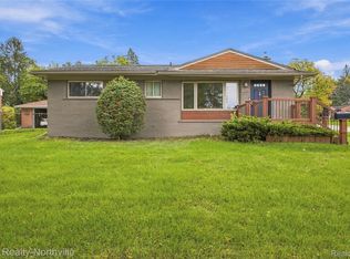 1106 Prince St, Milford, MI 48381
