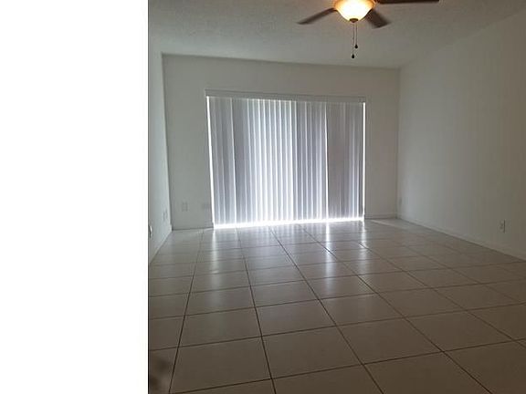 5th image of 5166 Glencove Ln #5166