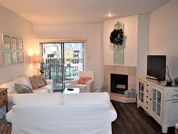 3rd image of 11711 Memorial Dr APT 193