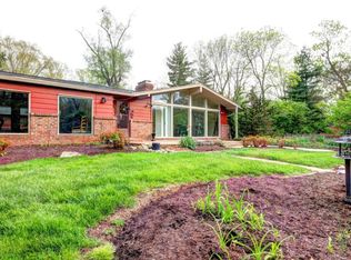 402 N Hubbards Ln, Saint Matthews, KY 40207