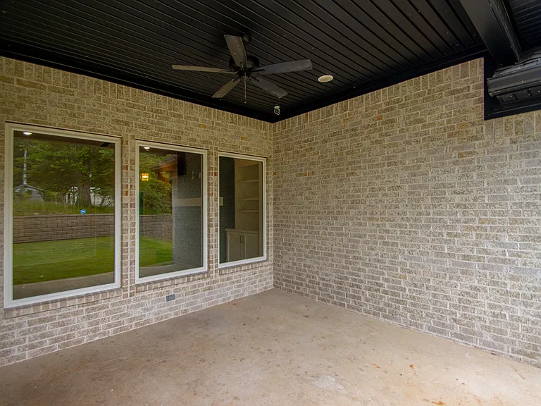 4041 Elizabeth Ct — Photo 28