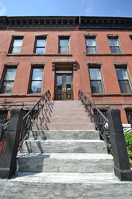 Rented by Bold New York | media 46