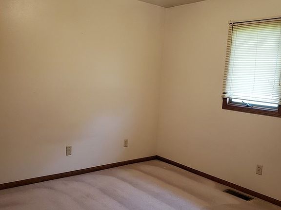 5th image of 419 E Jefferson St APT A