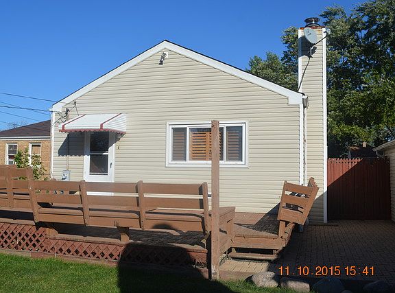 3rd image of 2832 Elm St