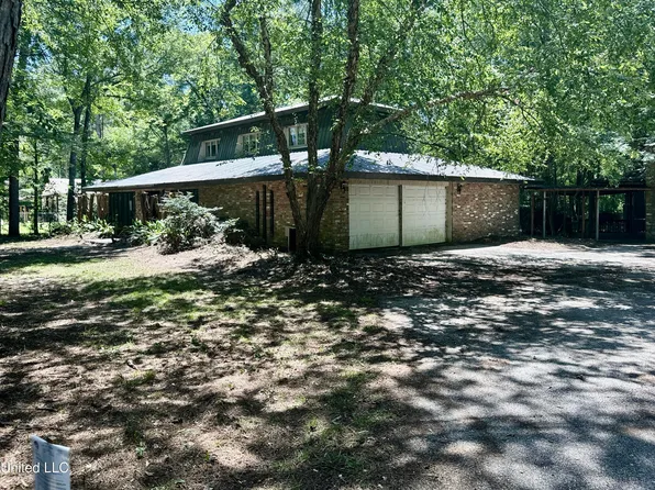 1329 Pine Glen Cir, Forest, MS 39074