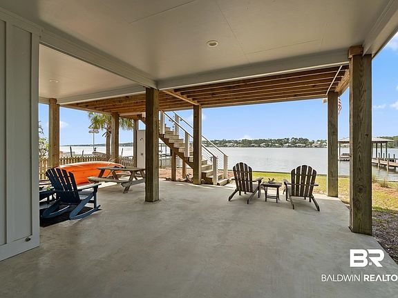 2nd image of 200 W 8th Ave