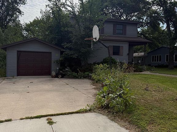 2nd image of 525 1st St