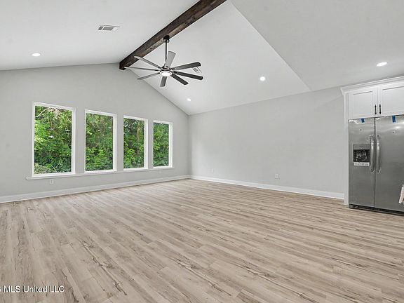 4th image of 1738 Garden Park Dr
