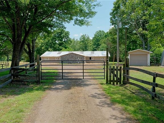 5th image of 120 Hobby Horse Ln