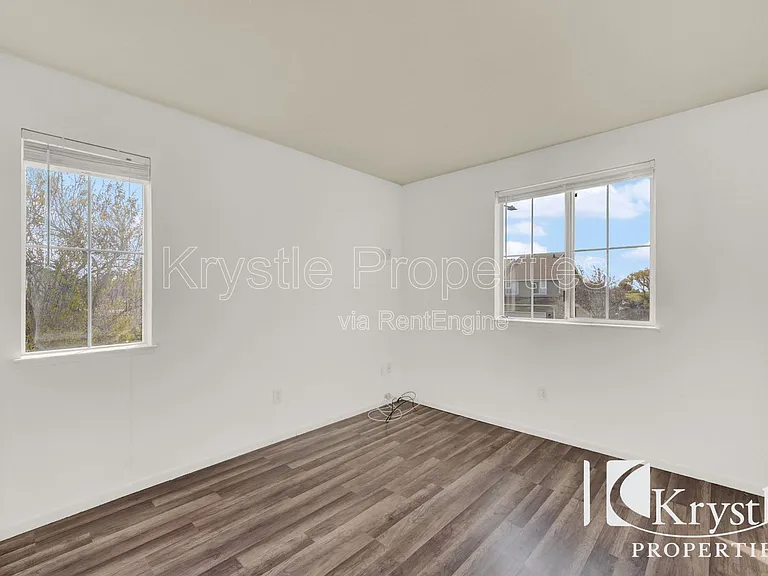 322 Clearpointe Dr — Photo 12