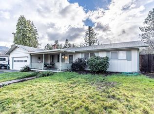 221 Sky Crest Dr, Grants Pass, OR 97527
