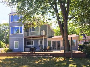 202 W Mechanic St, New Buffalo, MI 49117