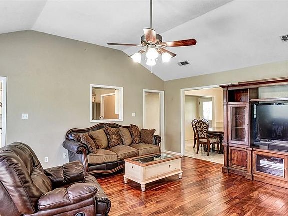4th image of 168 Vista Dr
