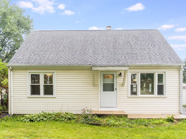 3902 Liberty Blvd, Westmont, IL 60559