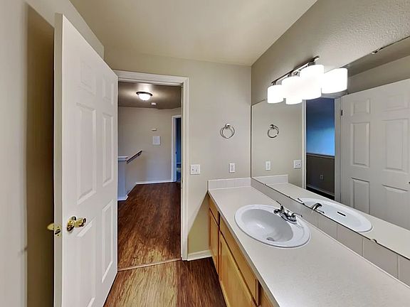 3rd image of 11628 172nd St E