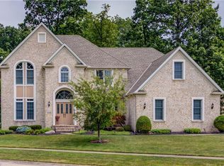 225 Sleepy Hollow Dr, Amherst, OH 44001