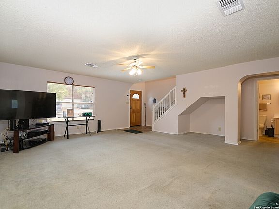 4th image of 7724 Wood Bluff