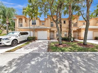 858 NW 170th Ter #858, Pembroke Pines, FL 33028