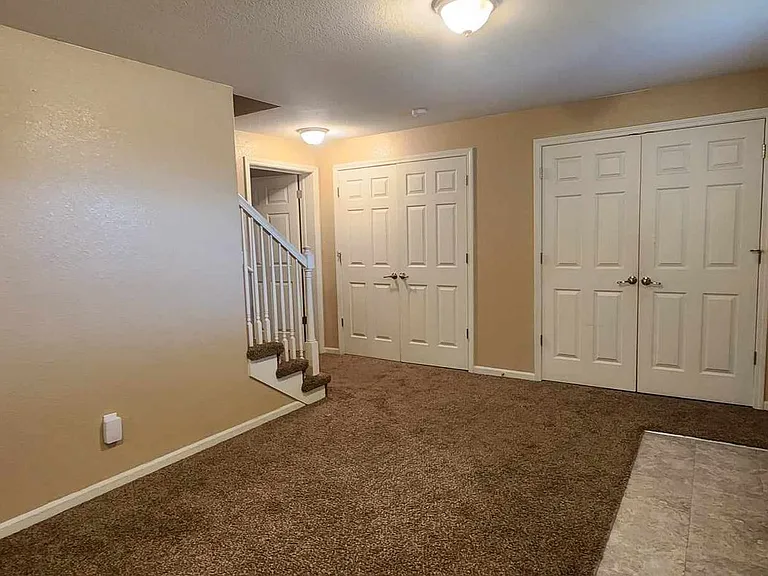 2116 Thompson Dr — Photo 5