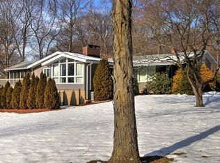 25 Oakridge Rd, Trumbull, CT 06611