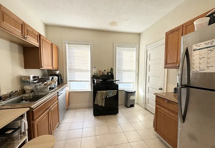 692 Columbia Rd #3A