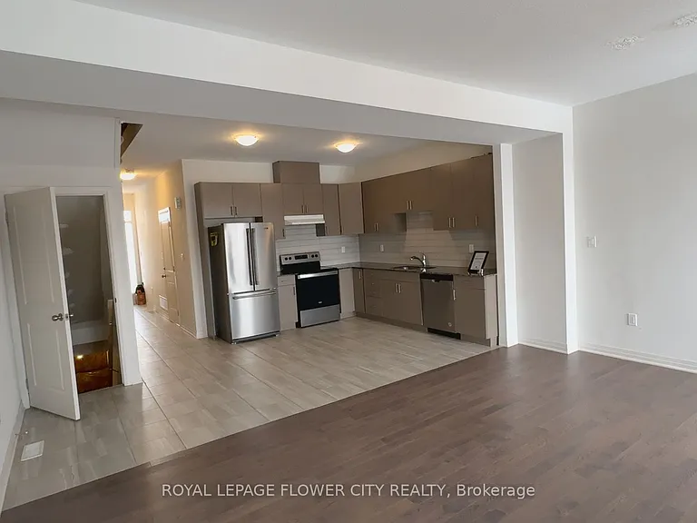 92 Middleton St — Photo 5