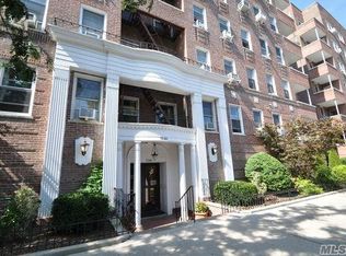 7540 Austin St, Forest Hills, NY 11375