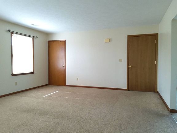 2nd image of 813 Antler Dr #B