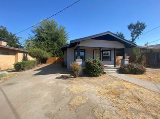 1145 E Elizabeth Way, Dinuba, CA 93618