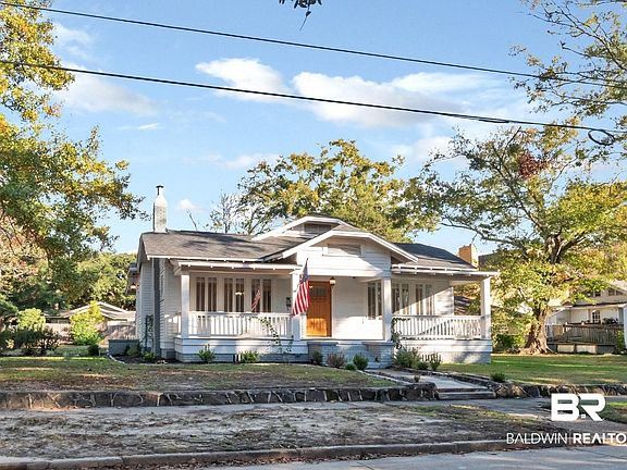 3rd image of 121 Demouy Ave