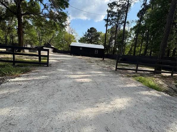 23732 Panky Ln, New Caney, TX 77357